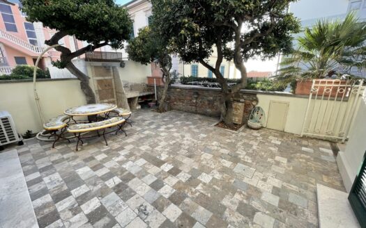 Villetta bifamiliare a 20 mt. dalla spiaggia